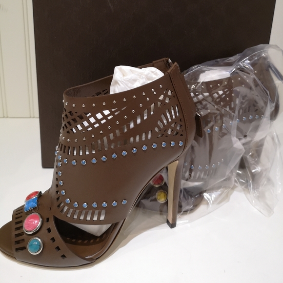 Brand new Gucci heels - Picture 2 of 3